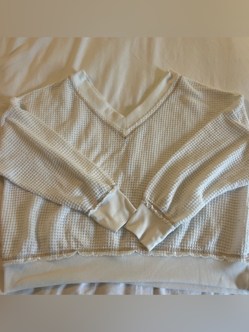 LA MIEL Cream V-Neck Waffle Knit Pullover